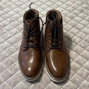 Steve Madden Tan Leather Chukka Boots